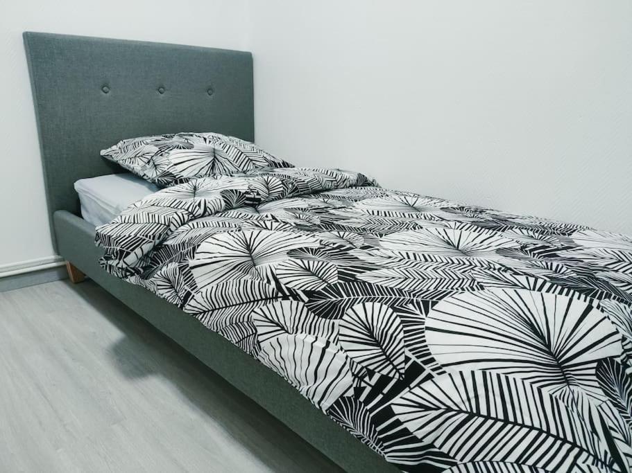 # Appartement Charmant 75 M2 Parking Gratuit Оберне Екстериор снимка